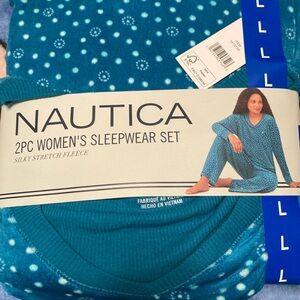 NWT Nautica fleece women’s sleepwear set.